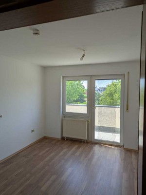 Stilvolle 3-Zimmer-Wohnung mit 2 Balkonen und EBK in Crailsheim