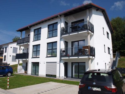 Neuwertige 3-Zi-OG-Wohnung mit Balkon und Südausrichtung - KfW-40-plus-Bauweise!