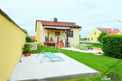 Saniertes Einfamilienhaus mit hochwertiger Ausstattung und großem Garten + 90 m² Gartenhaus