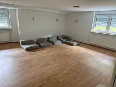 Stilvolle 2-Zimmer-Souterrain-Wohnung mit gehobener Innenausstattung im Studio Stil in Sulzbach