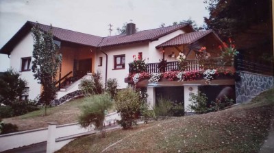 Freistehendes Einfamilienhaus mit großem Grundstück in guter Lage von Sinsheim- Eschelbach