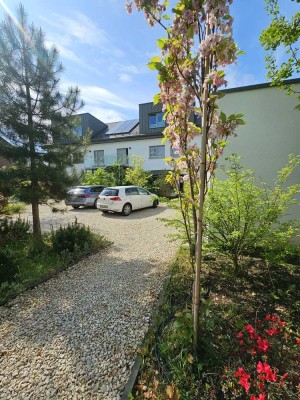 *Grenze Kaiserswerth - ISR* 205 m² Luxus-Maisonette-Wohnung mit herrlichem Sonnendeck.