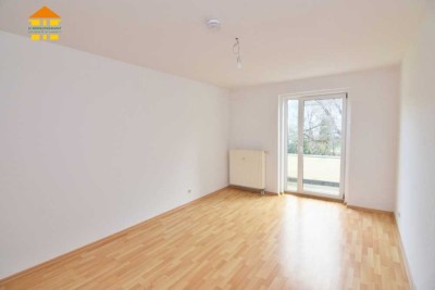 Moderne Wohnung mit Tageslichtbad und Balkon