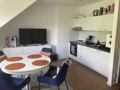 Geschmackvolle, sanierte 2,5-Raum-DG-Wohnung mit gehobener Innenausstattung in Hamburg Uhlenhorst