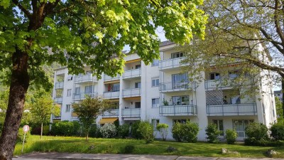 verkehrsgünstig gelegene 2-Zimmer-Wohnung mit Balkon (Bergblick), neuer EBK, neuem Bad
