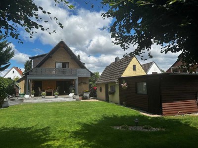 Provisionsfreies Einfamilienhaus mit Einliegerwohnung in Burgdorf – Vielseitigkeit trifft Charme