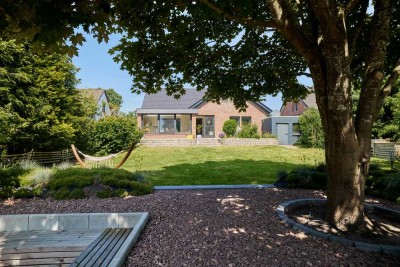 Exklusives Einfamilienhaus mit modernem Charme und außergewöhnlichem Außenbereich in Heist