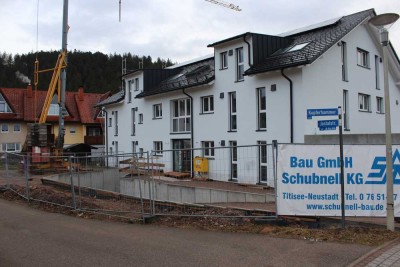 4-Zimmer-Dachgeschosswohnung mit Balkon und EBK in Titisee-Neustadt, Nähe Helios-Klinik