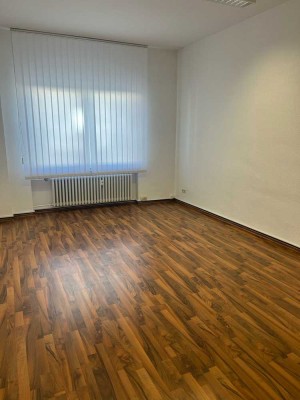 Stilvolle 2,5-Zimmer-Wohnung mit gehobener Innenausstattung in Düsseldorf (3 Min zur Kö!)