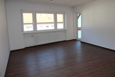 Schöne 3-Zimmerwohnung plus Diele und Balkon