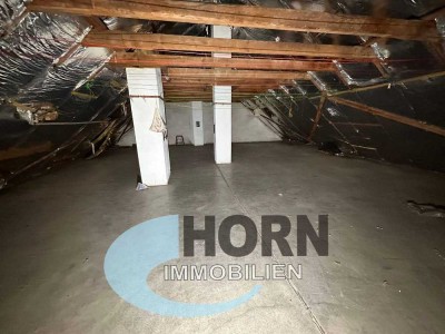 Dachwohnungen (unausgebaut), 2 Wohneinheiten mit 2 Garagen