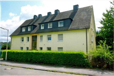 404 - Freistehendes Mehrfamilienhaus (9 Wohneinheiten) mit großem Garten und 5 Garagen in Hemer