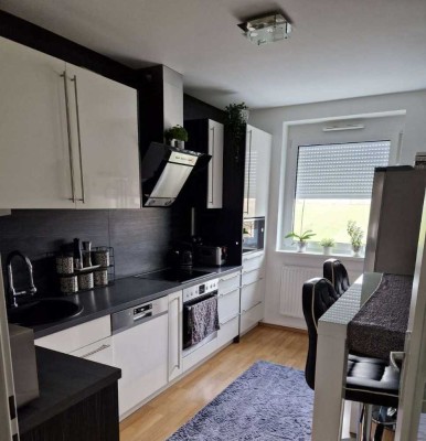 Schöne und gepflegte 2-Raum-Wohnung mit Balkon und EBK in Niedereschach