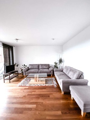 Sonnendurchflutete, gepflegte 2-Zimmer-Wohnung mit Balkon und EBK in Hamburg-Lokstedt