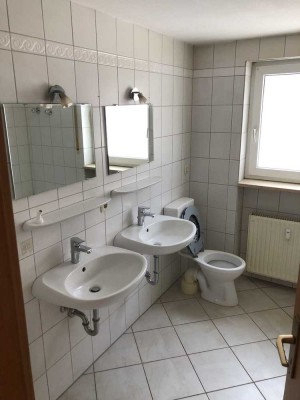 3-Zimmer-Wohnung in zentraler Lage mit Einbauküche in Wilhermsdorf