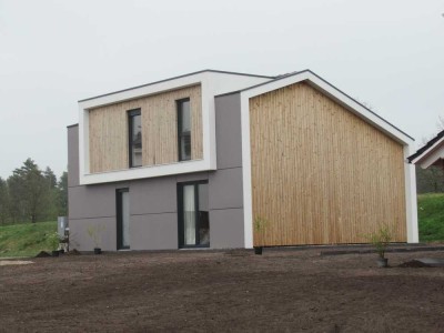 Erholung 2.0: Innovatives Blockhaus im Grünen. Pfingstbesichtigung. Pfingstsa.-Pfingstmo. 13-17 Uhr