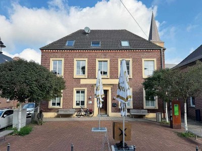 Denkmalgeschütztes Wohn- und Geschäftshaus im historischen Ortskern von Bracht