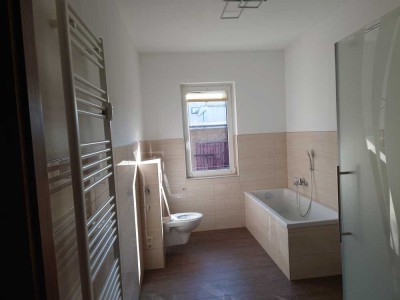 Freundliche und sanierte 3-Raum-Hochparterre-Wohnung in Apolda