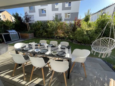 Neuwertige 4-Zimmer-Wohnung mit großem Garten und Terrasse