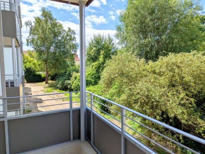 Helle 4 Zimmer, großer Balkon mit Blick ins Grüne, zentrumsnah
