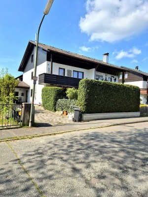 Geräumige und gepflegte 5-Zimmer-Doppelhaushälfte incl. Einzelgarage in Happing, Rosenheim