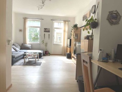 Charmante  2 1/2 Altbauwohnung in zentraler Lage-mit nostalgischem Flair