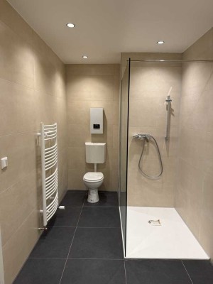 Erstbezug nach Kernsanierung | Moderne 46 m²‑EG‑Wohnung mit Stellplatz & Keller – Zimmerstraße 33