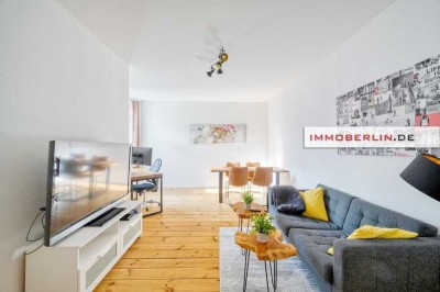 IMMOBERLIN.DE - Nahe Simon-Dach-Kiez! Liebenswürdige Altbauwohnung mit Balkon