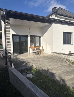 Moderner 3-Zimmer Bungalow mit Garten und Klimaanlage