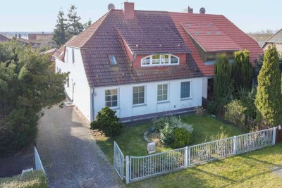 Ostseenahes Platzwunder: Doppelhaushälfte mit großem Garten in Dierhagen Dändorf