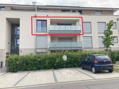 Lichtdurchflutete 2-Zimmer-Neubauwohnung mit großem Südwestbalkon – zentral & ruhig in Bad Krozingen