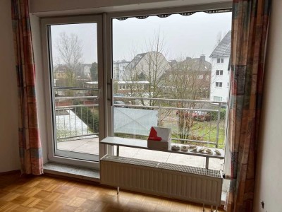 Wunderschöne 2-Raum-Wohnung mit Balkon, neuer Einbauküche und Tiefgaragenstellplatz in Mülheim Saarn