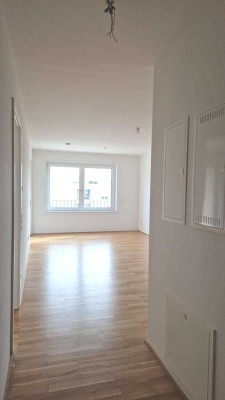 Helle 2-Zimmer-Wohnung mit Einbauküche und Balkon