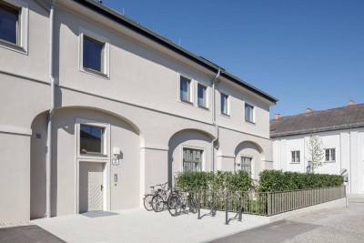 HOCHWERTIGES WOHNEN IM EDLEN ALTBAU!