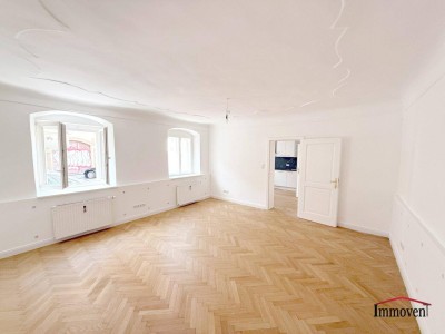 Komplett neu sanierte, gepflegte 2-Zimmer-Altbauwohnung in zentraler Lage