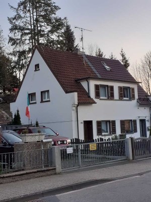 Schönes, geräumiges Haus mit drei Zimmern in Rheinisch-Bergischer Kreis, Bergisch Gladbach