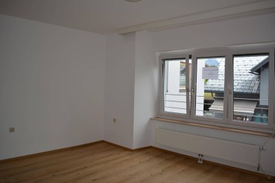 Erdgeschoss 2-Zimmer Wohnung mit Einbauküche