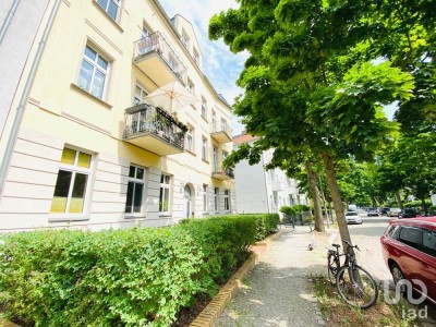 Wunderschöne großzügige Zweizimmerwohnung für Altbauliebhaber