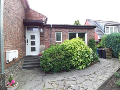 Ruhige Lage Frechen: Moderne und helle 2-Zimmer-Wohnung mit Sonnenterrasse und inkl. Einbauküche!