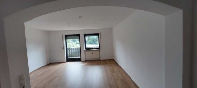 Attraktive und modernisierte 3-Raum-Wohnung mit Balkon in Ergoldsbach