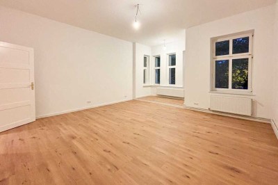 Erstbezug nach Kernsanierung: Stilvolle 2-Zimmer-Wohnung in Oranienburg mit Balkon und Einbauküche