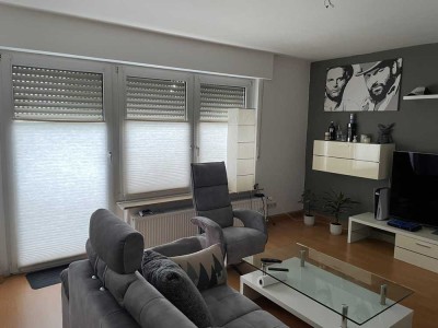 Großzügige 3-Zimmerwohnung mit Balkon im Zweifamilienhaus