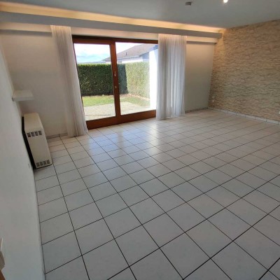 Schöne moderne 3 Zimmer Wohnung in ruhiger Lage im Erdgeschoss