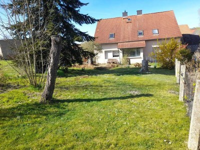 Freistehendes Einfamilienhaus mit Nebengelass und Garage!