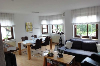 Gepflegte, zentrumsnahe 2-Zimmer-Wohnung mit Balkon, EBK und Garage in Esslingen Sulzgries