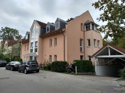 Geschmackvolle 2-Zimmer-EG-Wohnung mit Einbauküche in Germering