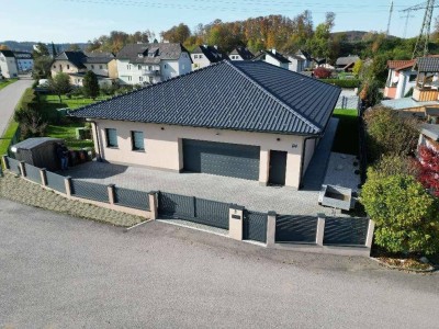 Modernes Ziegelmassivhaus im Bungalow-Stil und hochwertiger Ausstattung