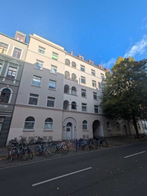 Frisch sanierte 3-Zimmer-Wohnung mit Loggia in Uni-Nähe