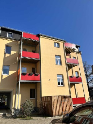** Große 4-Zimmerwohnung nahe der Innenstadt mit Stellplatz!**