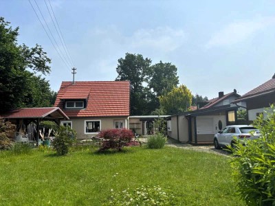 Hochwertig saniertes Einfamilienhaus mit Einliegerwohnung in ruhiger gehobener Wohnlage bei München